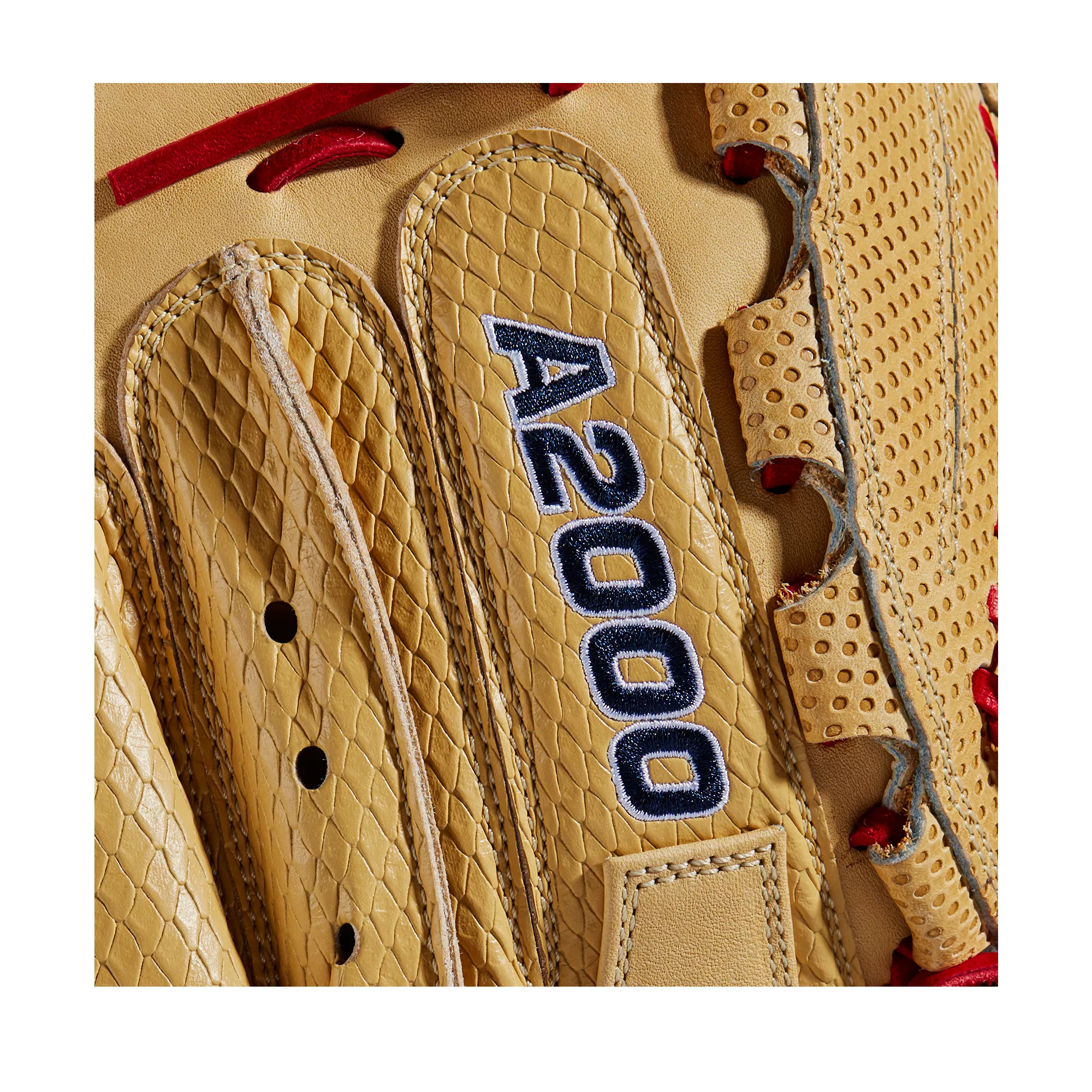 Wilson 34'' Aubree Munro A2000 Series Game Model Fastpitch Catcher's Mitt W/ Spin Control™ 10 Wilson 34'' Aubree Munro A2000 Series Game Model Fastpitch Catcher's Mitt W/ Spin Control™ - Image 8